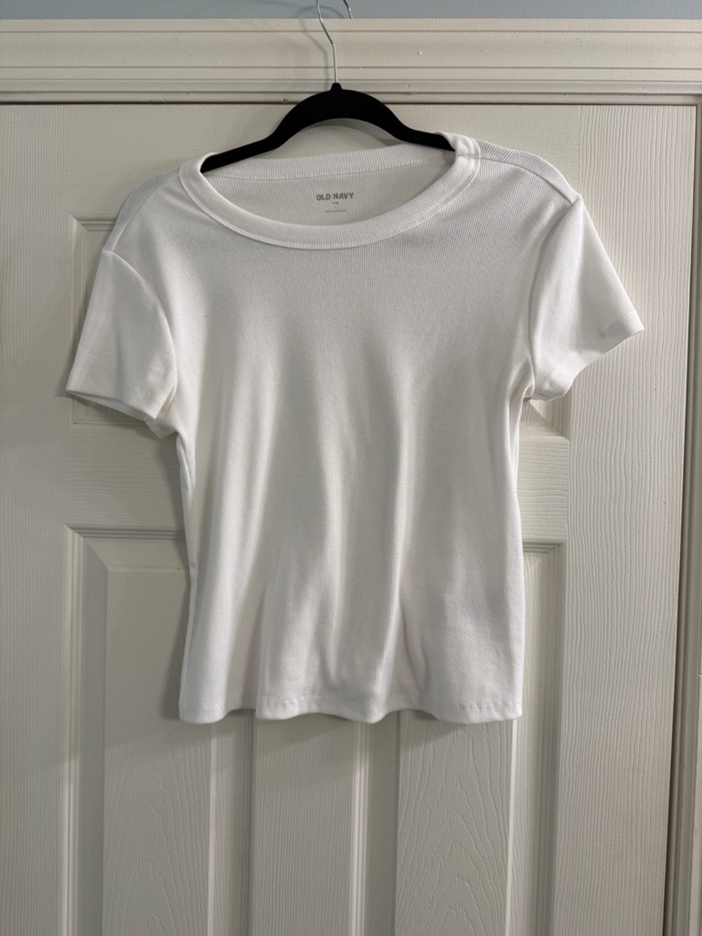 Old Navy Women's White Short Sleeve Snug Crew Tee - Size L